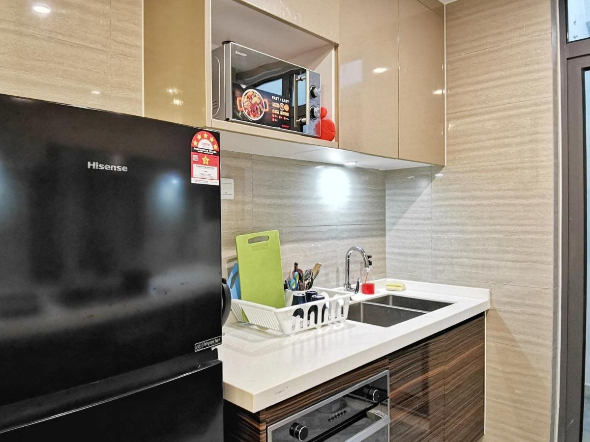 Yussy 2 Bedrooms Condo At R&F Princess Cove Johor Bahru Luaran gambar