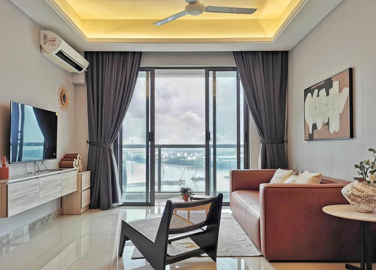 Yussy 2 Bedrooms Condo At R&F Princess Cove Johor Bahru Luaran gambar